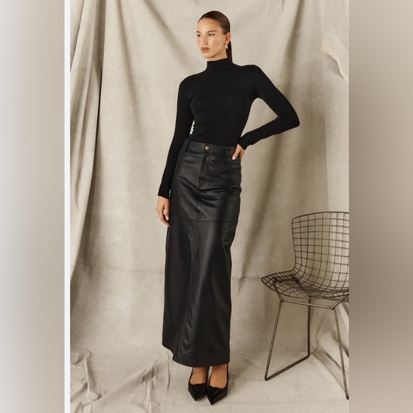 Saks Fifth Avenue Tops - Saks Fifth Avenue Turtle Neck Long Sleeve Top